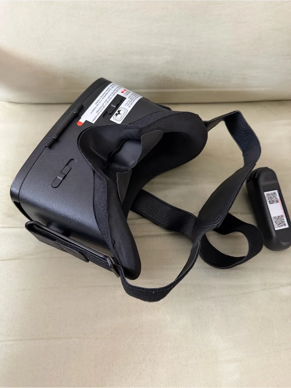 Destek V5 VR Headset with Wireless Controller - Comfortable Mobile VR